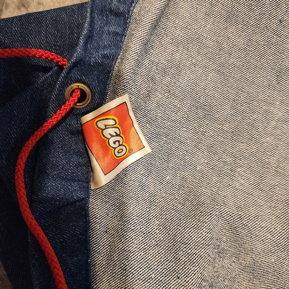 Assorted LEGO Bricks and Baseplates - Picture 4 of 8